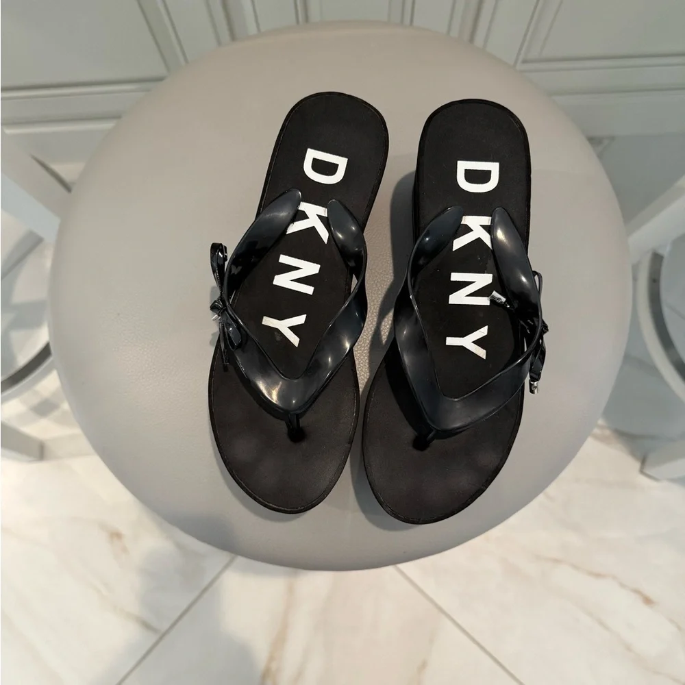 DKNY Black Flip Flop Sandals - Picture 2 of 5